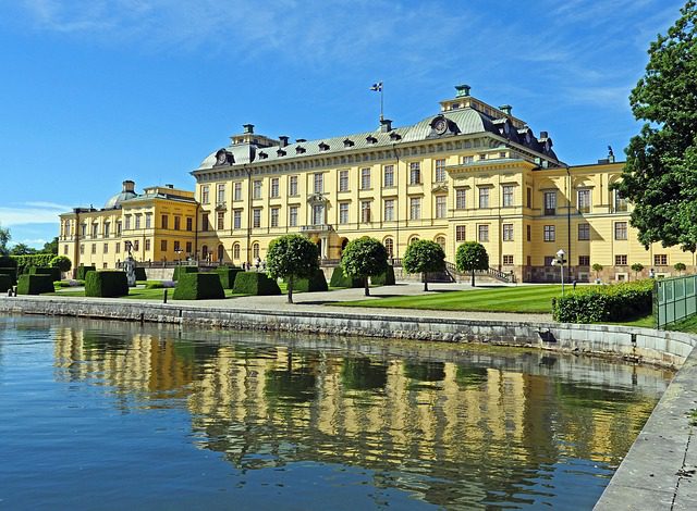 Le nazioni più felici al mondo: la Svezia. Noleggia un'auto in Svezia con Noleggioauto.it